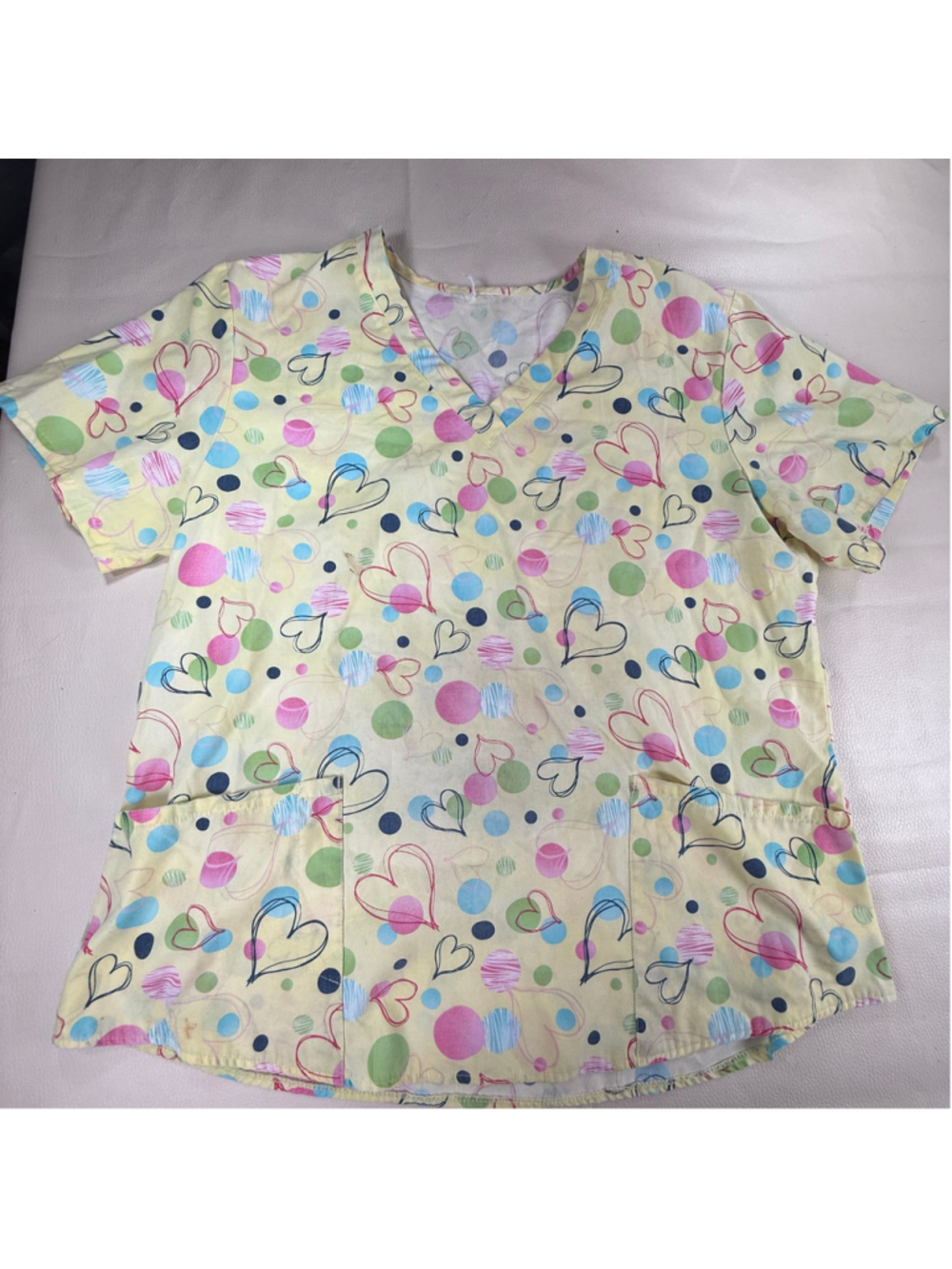 Women’s Heart Print Scrub Top Yellow Pink Blue Green V Neck Pockets No Size Tagb